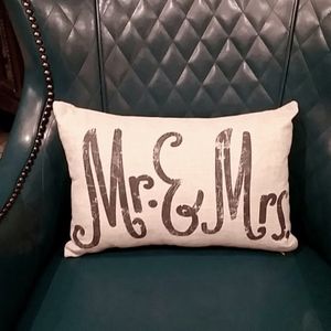 NWOT Mr & Mrs throw pillow